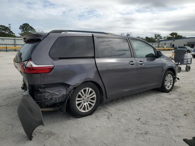 2016 Toyota Sienna XLE