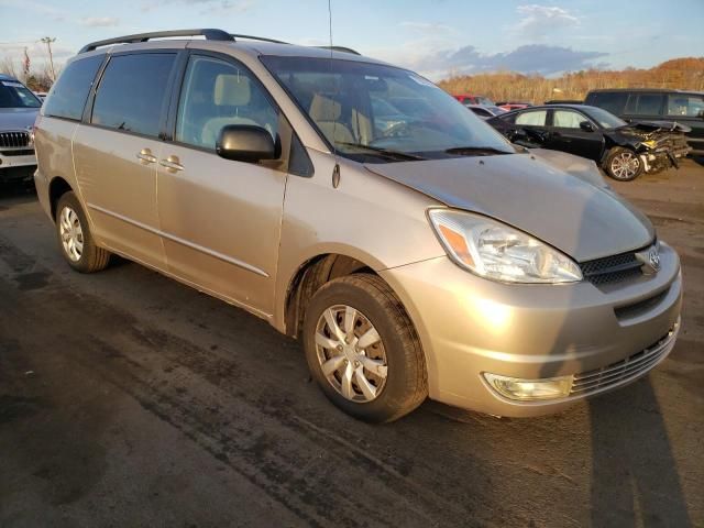 2004 Toyota Sienna CE