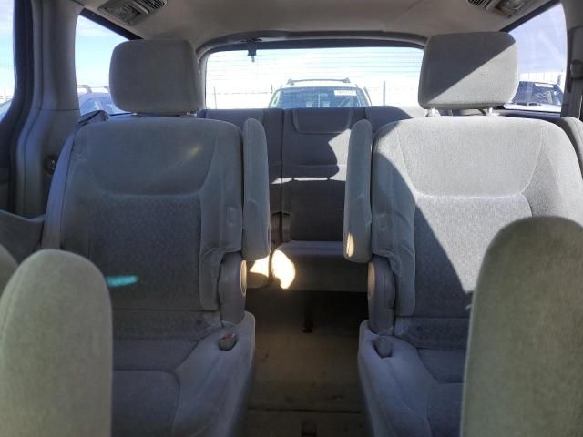 2005 Toyota Sienna CE