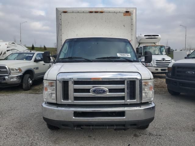 2017 Ford Econoline E350 Super Duty Cutaway Van