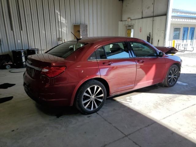 2013 Chrysler 200 Touring