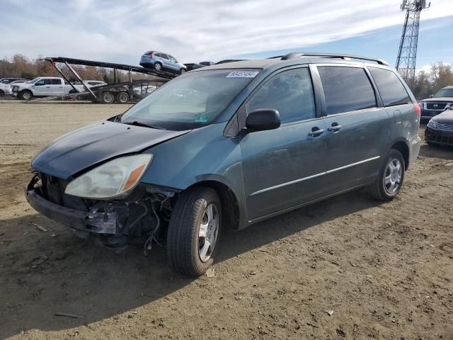 2004 Toyota Sienna CE