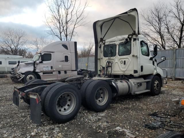 2019 Freightliner Cascadia 116