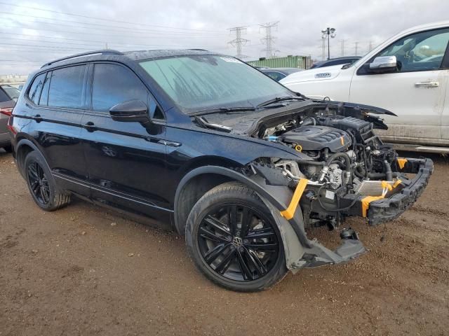 2022 Volkswagen Tiguan SE R-LINE Black