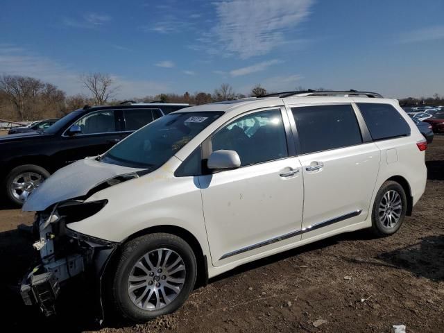 2018 Toyota Sienna XLE