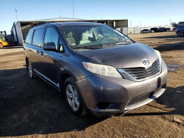 2013 Toyota Sienna LE