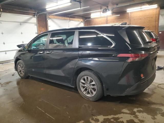 2022 Toyota Sienna XLE