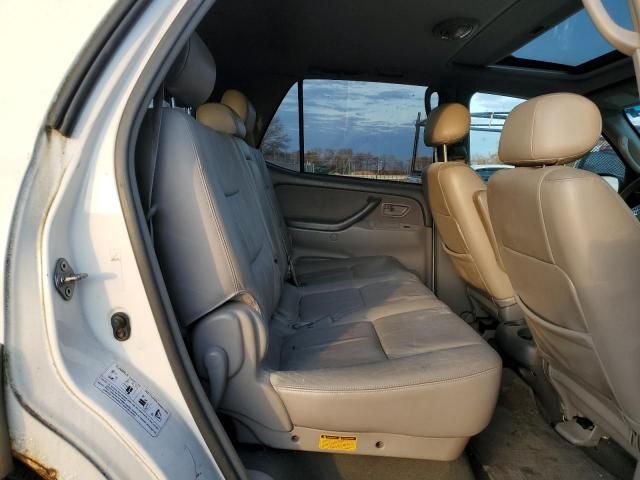 2004 Toyota Sequoia SR5