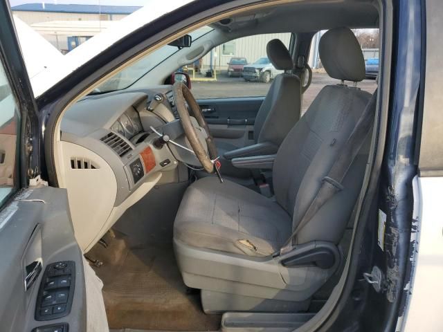 2008 Chrysler Town & Country LX