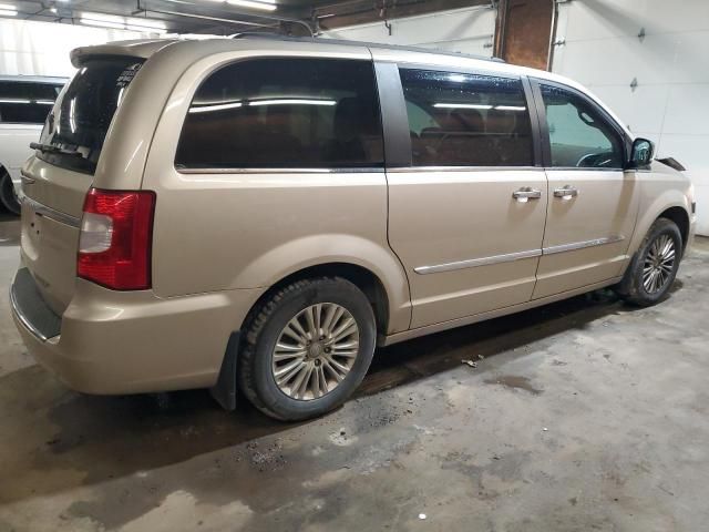 2012 Chrysler Town & Country Touring L