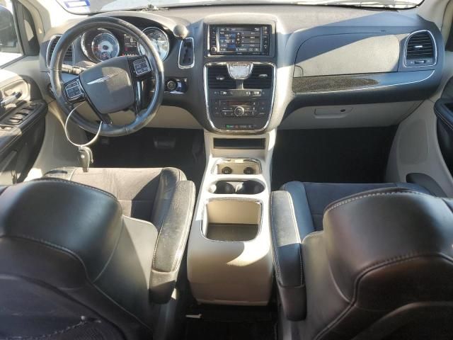 2014 Chrysler Town & Country Touring L