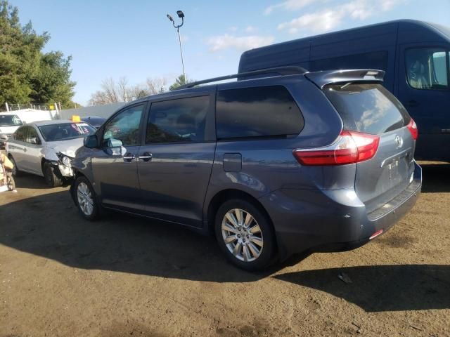 2017 Toyota Sienna XLE