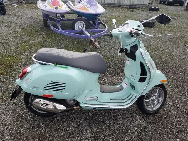 2023 Vespa GTS/SEI Giorni 300