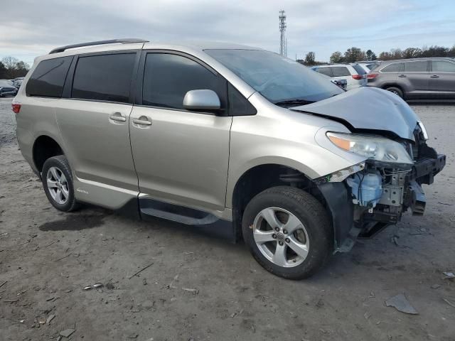 2015 Toyota Sienna LE