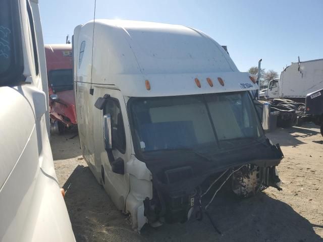 2013 Freightliner Cascadia 125