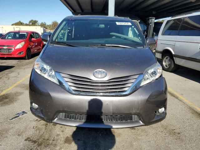 2016 Toyota Sienna XLE