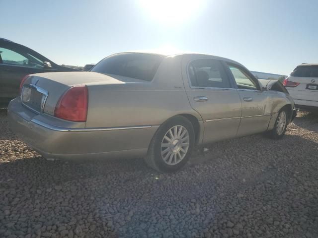 2005 Lincoln Town Car Signature