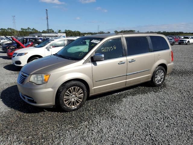 2013 Chrysler Town & Country Touring L