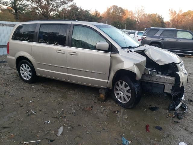 2016 Chrysler Town & Country LX