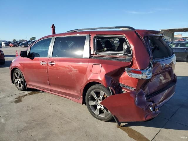 2015 Toyota Sienna Sport