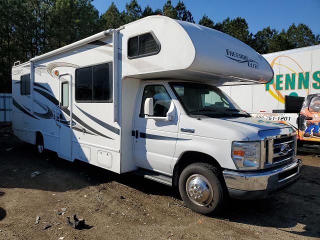 2011 Ford Econoline E450 Super Duty Cutaway Van