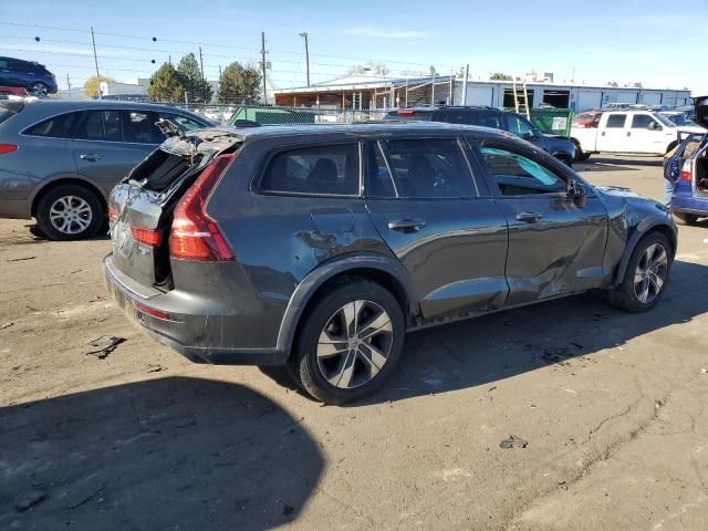 2020 Volvo V60 Cross Country T5 Momentum