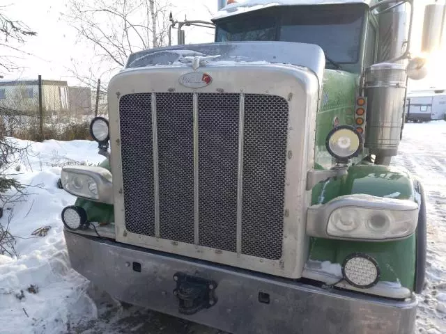 2010 Peterbilt 388