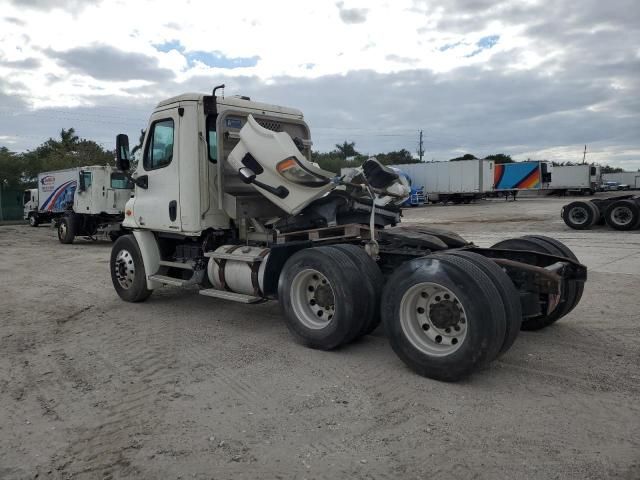 2011 Freightliner Cascadia 113