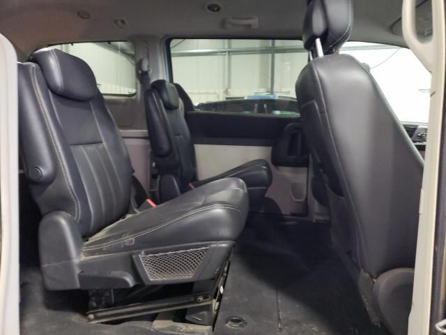 2010 Chrysler Town & Country Touring