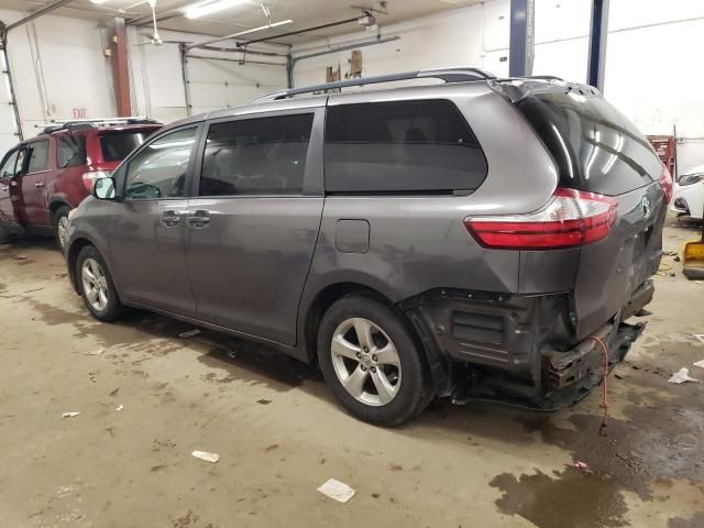 2017 Toyota Sienna LE