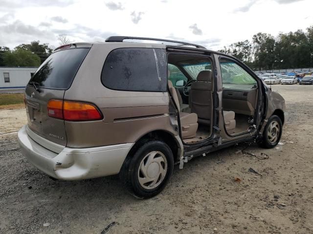 1999 Toyota Sienna LE