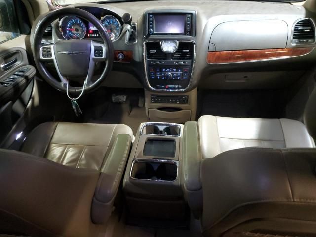 2012 Chrysler Town & Country Touring L