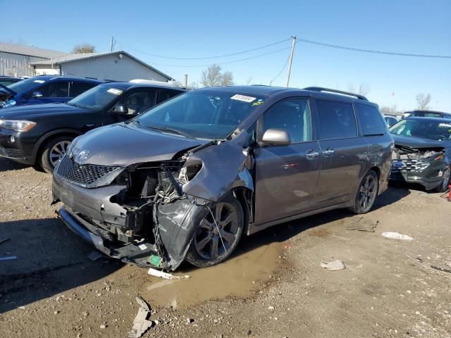 2015 Toyota Sienna Sport