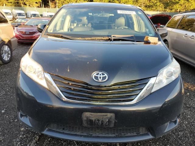 2015 Toyota Sienna LE