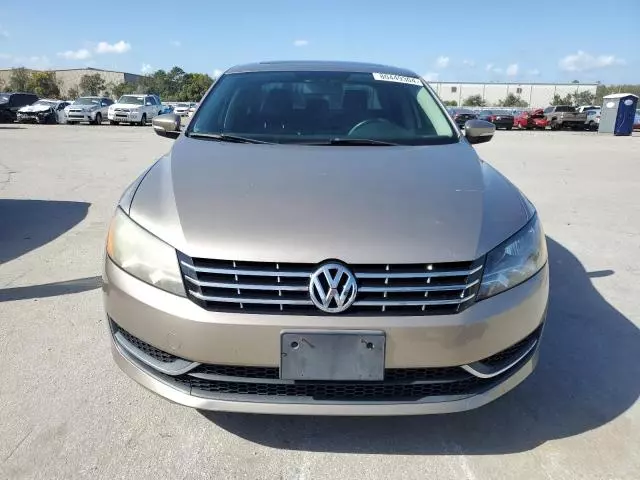 2015 Volkswagen Passat SE