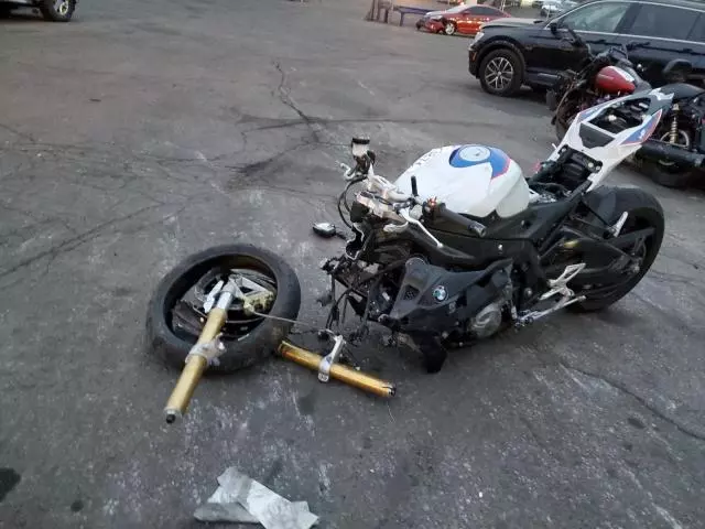 2019 BMW S 1000 R