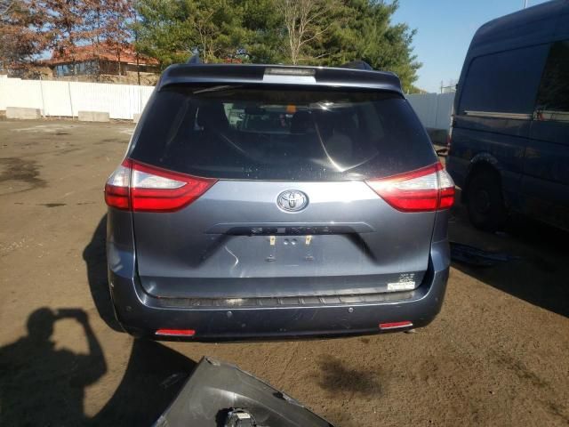 2017 Toyota Sienna XLE