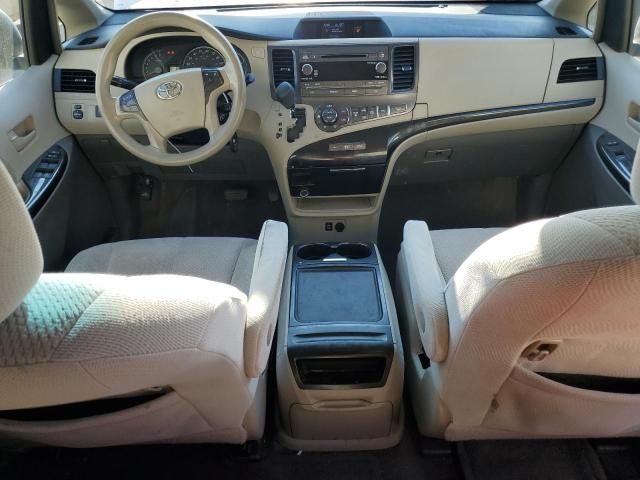 2014 Toyota Sienna LE