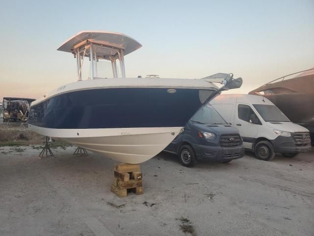 2018 Robalo Boat