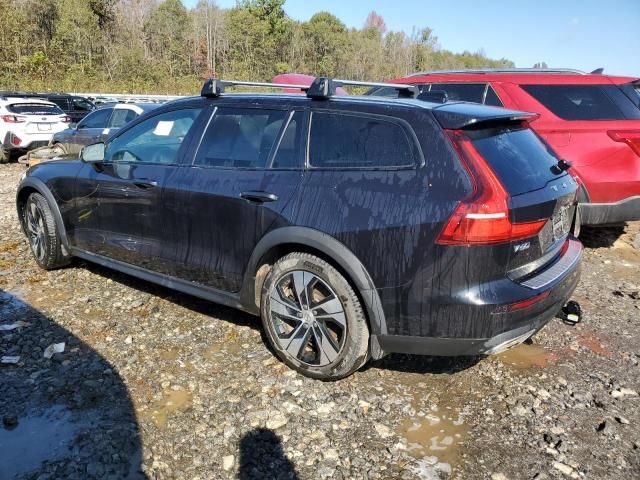 2021 Volvo V60 Cross Country T5 Momentum