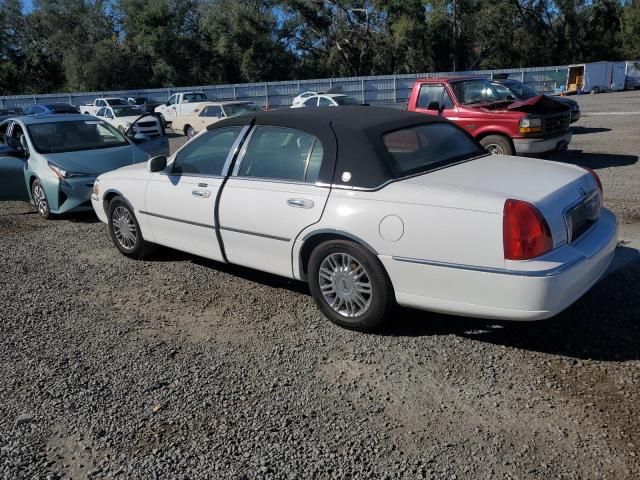 2010 Lincoln Town Car Signature Limited