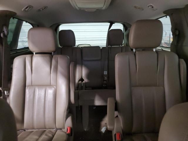 2014 Chrysler Town & Country Touring L