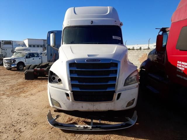 2018 Freightliner Cascadia 126