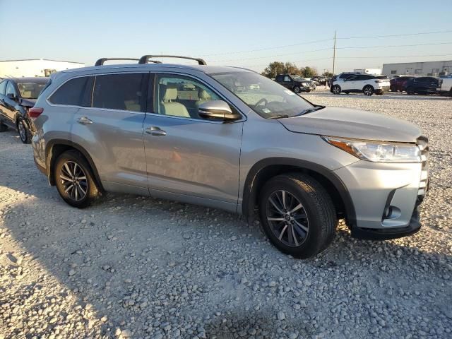 2017 Toyota Highlander SE