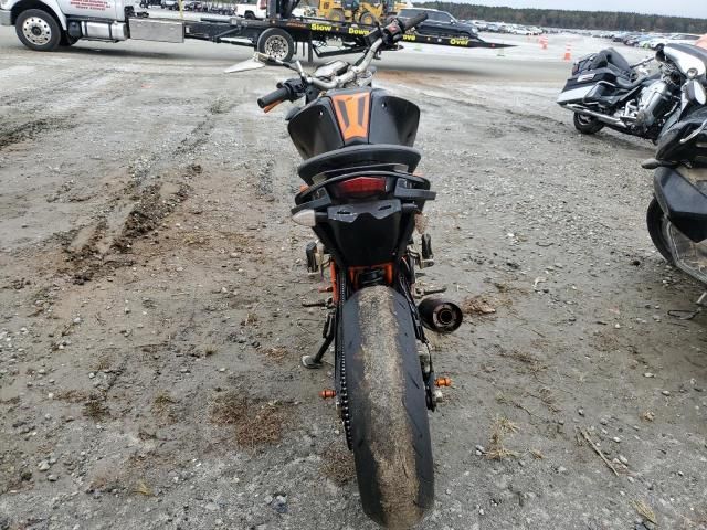 2015 KTM 690 Duke