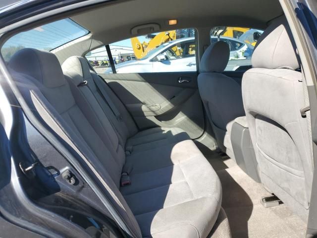 2010 Nissan Altima Base