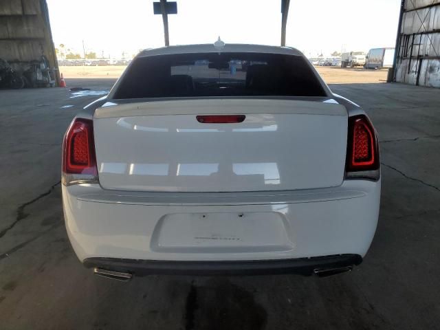 2018 Chrysler 300 S