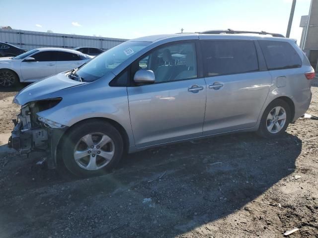 2015 Toyota Sienna LE