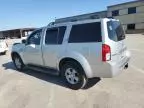 2005 Nissan Pathfinder LE