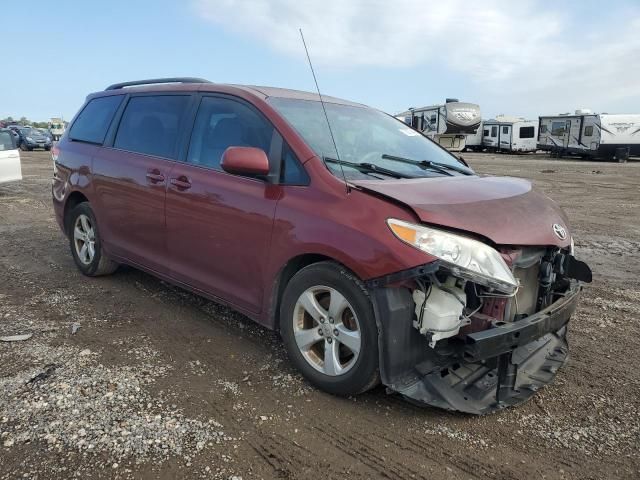 2014 Toyota Sienna LE